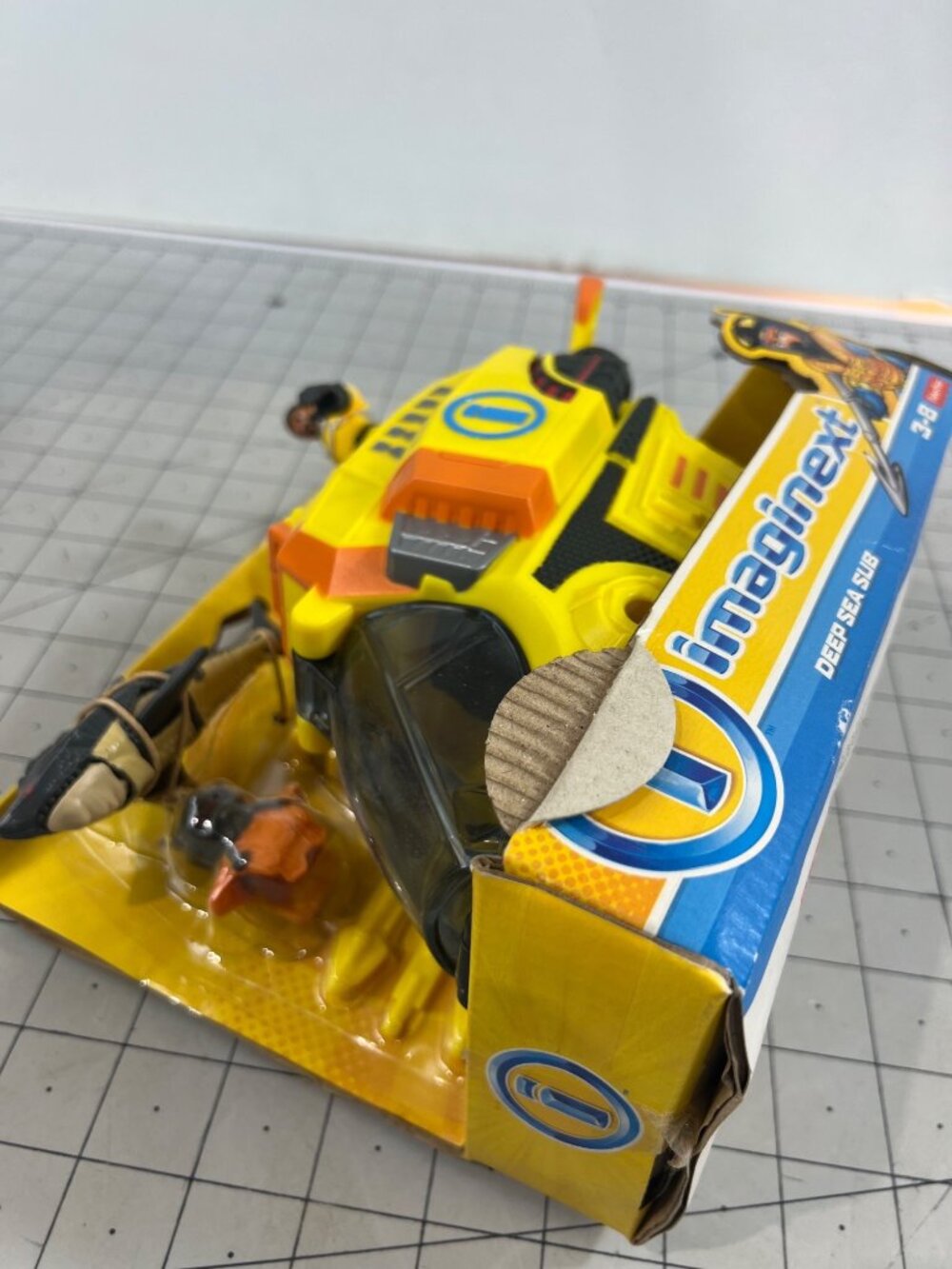Fisher-Price Imaginext Deep Sea Sub With Diver Shark & Accessories - Picture 6 of 8